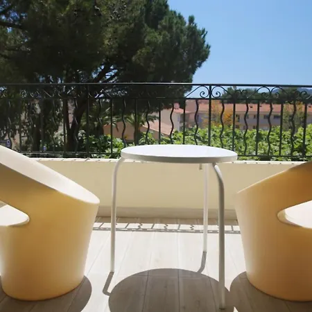 Hotel De La - Hdlp 3*