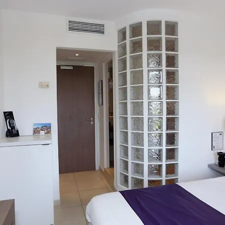 Hotel De La - Hdlp 3*