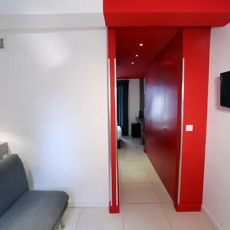 De La - Hdlp Hotel 3*