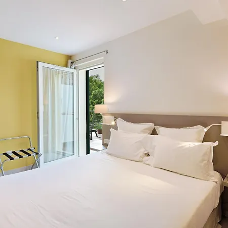 De La - Hdlp Hotel