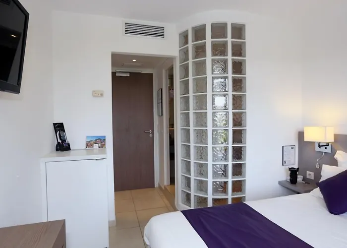 Hotel De La - Hdlp 3*