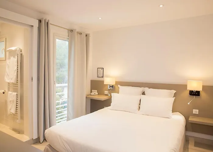 De La - Hdlp Hotel