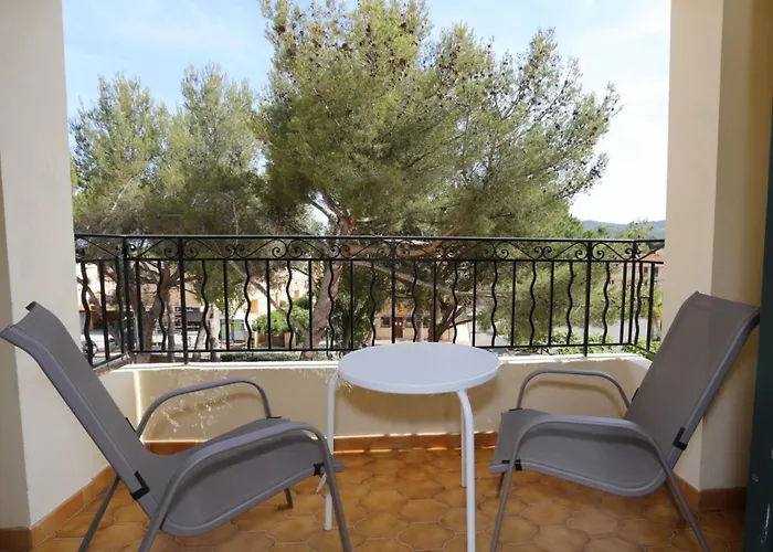De La - Hdlp Hotel 3*