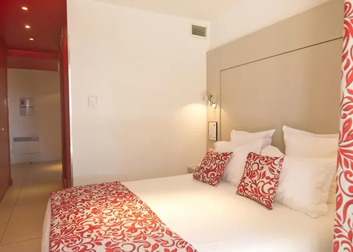 De La - Hdlp Hotel 3*