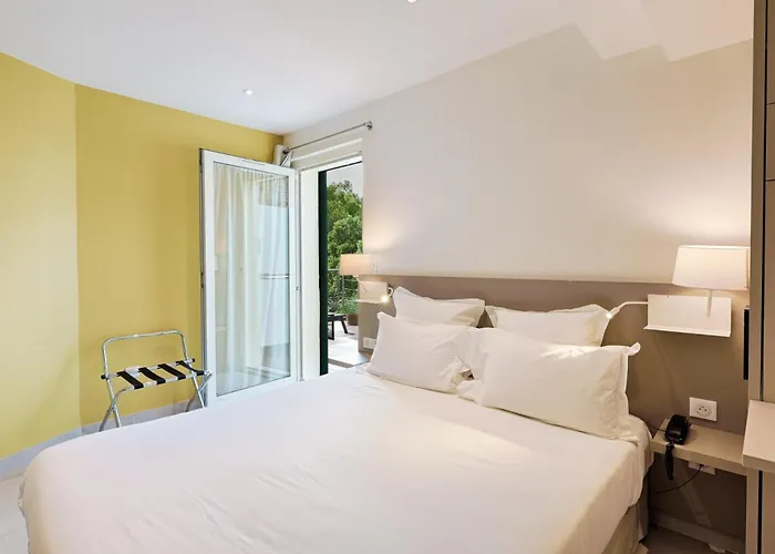 De La - Hdlp Hotel